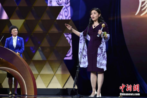 资料图：清华大学医学院教授颜宁获得影响世界的华人大奖。 中新网记者 金硕 摄