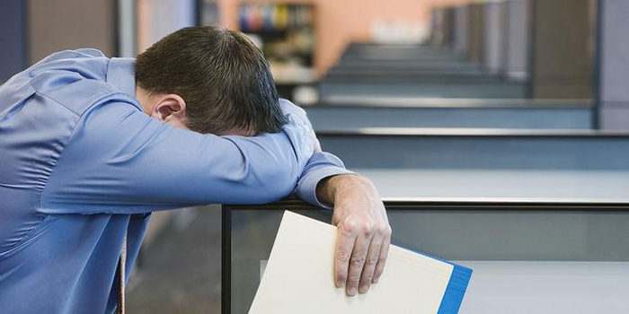 当中年危机遭遇职业危机是什么滋味?