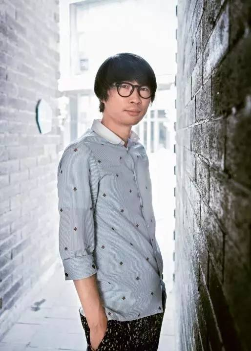 李海鹏所在的亭东影业要跟新世相合作，把《逃离北上广》拍成网剧