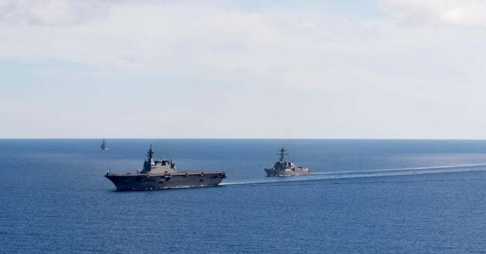 　　美日军舰南海举行联合演练