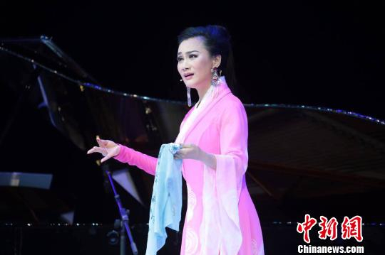 演出现场。　王坚颖 摄