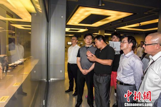 “发现金陵地下之美——南京考古2016年度成果展”在南京朝天宫开幕。　吴小宝　摄