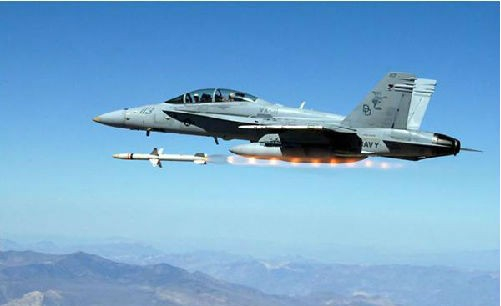 资料图：美国军机发射哈姆反辐射导弹