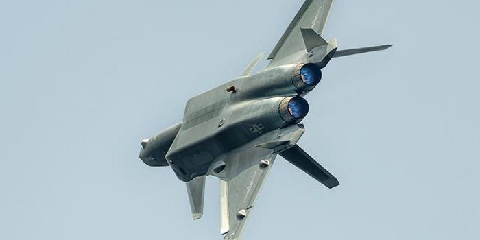 中国轰20隐身轰炸机到底长什么样?空军司令表态了