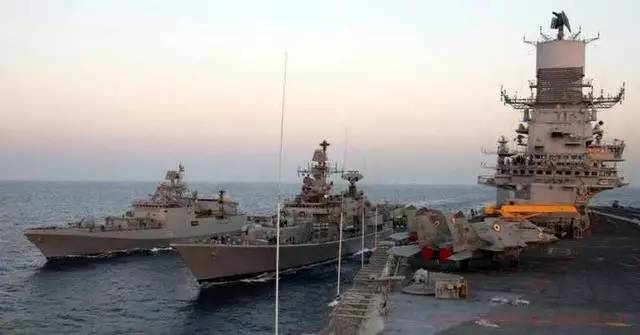 参加演习的印度海军舰舰艇