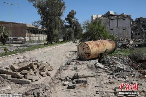 　　随着伊拉克军队收复摩苏尔的战役打响，摩苏尔的民众和建筑物都饱尝战乱之苦，摩苏尔大学也未能幸免于难。