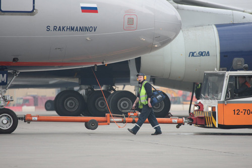这辆俄航客机机头国旗位置下，写的是著名音乐家拉赫玛尼诺夫的名字。&nbsp;&nbsp;&nbsp;资料照片