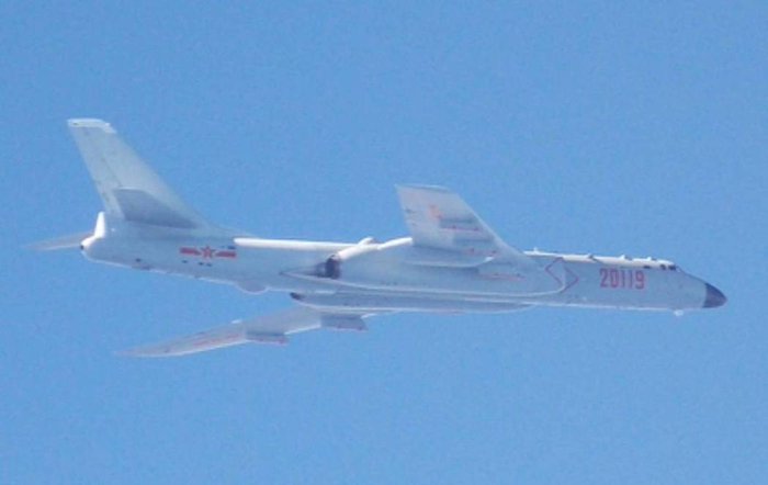 　　7月20日绕台飞行的一架轰-6K轰炸机