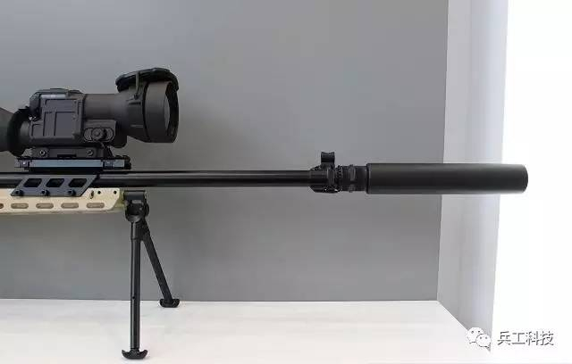 图注：SV-98M的枪管采用了更细致的工艺，重量更重，工艺水平更高，射击精度提升