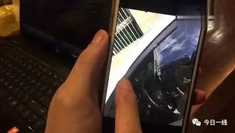  当事人手机里面保留有车被打砸的照片
