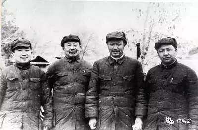 乌兰夫在西柏坡合影。左起：马明芳、王维舟、乌兰夫、习仲勋