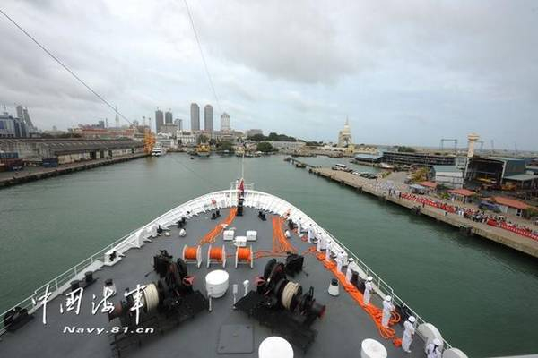 和平方舟医院船首次停靠斯里兰卡