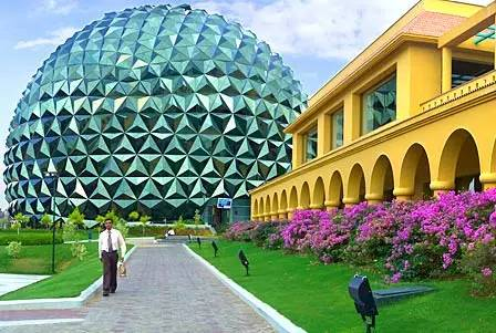  印度最著名的IT公司Infosys所建设的产业园区