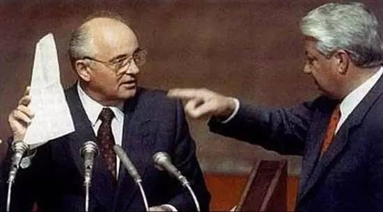 戈尔巴乔夫（左）和叶利钦。