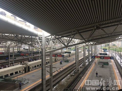 图为长春站站台。经济日报-中国经济网记者刘潇潇/摄