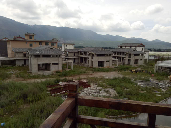 未批先建的别墅群拆除之前。白沙镇政府供图