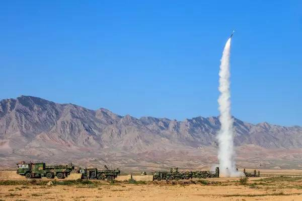 ▲资料图片：2016年9月13日，陆军某部在“火力·山丹”实兵对抗演习中组织某型防空导弹实弹射击。&nbsp;
