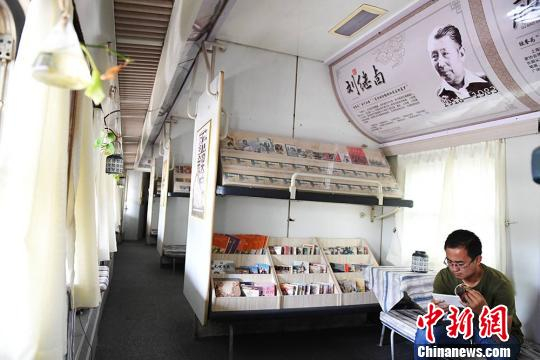 　　影视基地为省内外影视剧的拍摄提供20世纪80年代火车原生态真实场景，是连环画家、影视艺术家创作作品的理想场所。　杨艳敏 摄