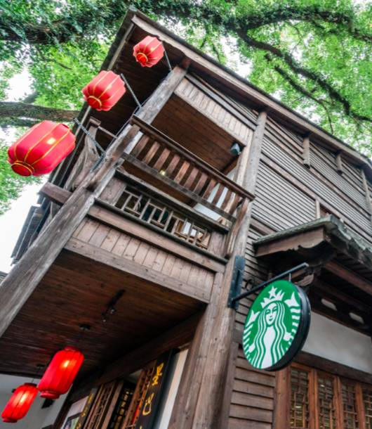 星巴克非常注重和当地文化的融合