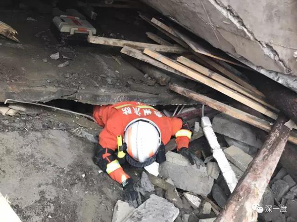 灾害发生后，当地组织救援力量赶赴现场