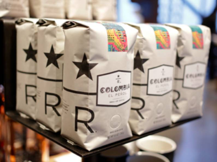 带有“臻选”LOGO的小包咖啡