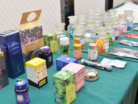 警方缴获的假减肥药包装、胶囊等。 资料图&nbsp;