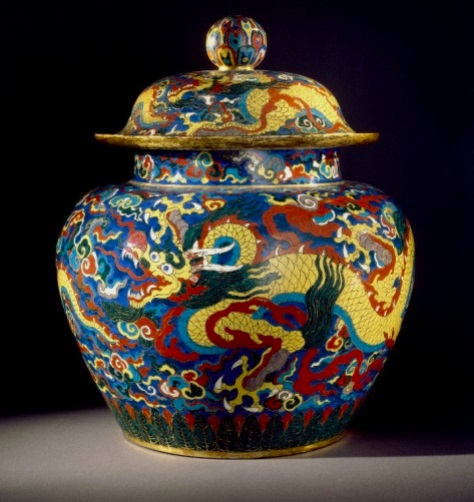 以制作掐丝珐琅“长青杯”为例，马未都谈景泰蓝的前世今生|故宫博物院