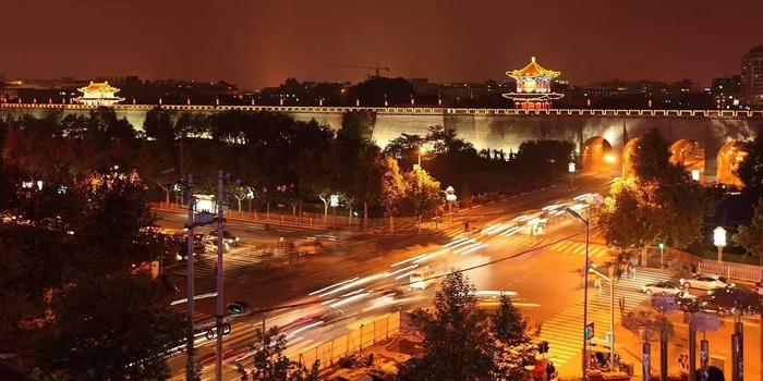 西安历史上是十三朝古都，但1970年代后慢慢开始“掉队”。