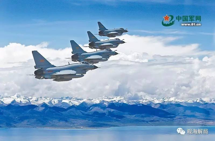  （歼-10巡逻雪域高原）