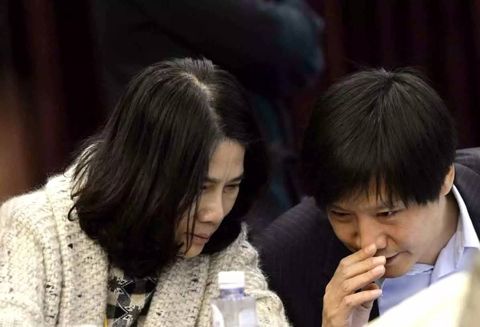 董明珠和雷军的10亿赌局，让格力手机的曝光量大增。@视觉中国