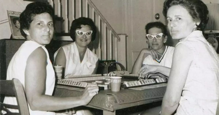 ▲犹太妇女在打麻将。