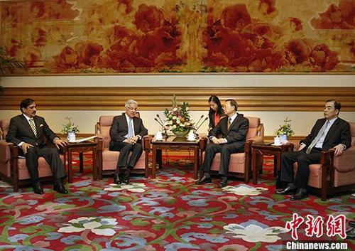 9月8日，中国国务委员杨洁篪在北京中南海会见巴基斯坦外长阿西夫。 中新社记者 宋吉河 摄