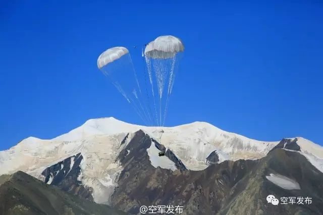  空降兵高原训练。方超 摄