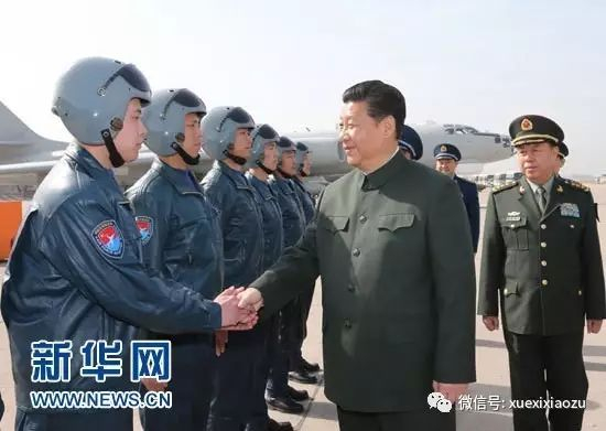 2015年2月16日，习主席视察空军航空兵某师，对空军官兵提出了“思想政治要过硬”“打仗本领要过硬”“战斗作风要过硬”的殷切期望。新华社记者李刚 摄