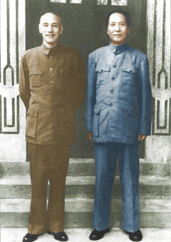 重庆谈判时的毛泽东与蒋介石。