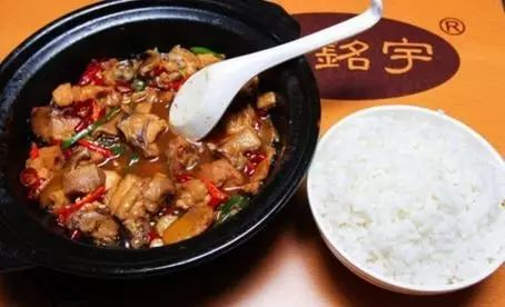  ▲图片来源：杨铭宇黄焖鸡米饭官网