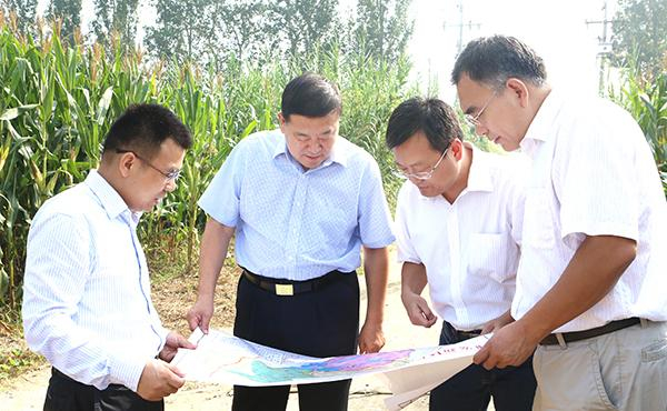 赵建国在雄安新区起步区调研。