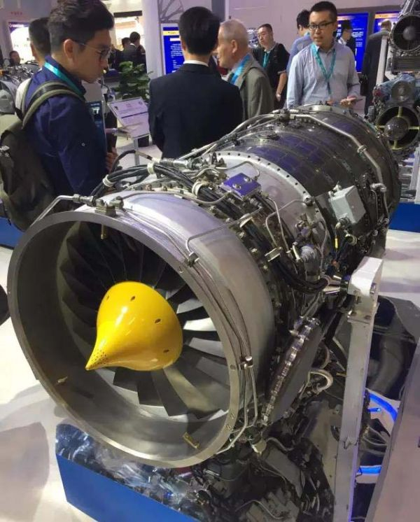 图为马达西奇公司研制的AI-322涡扇发动机。