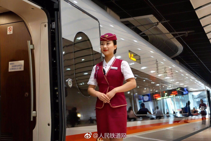 （京沪高铁达速运营由“复兴号”列车担当 图/人民铁道网）