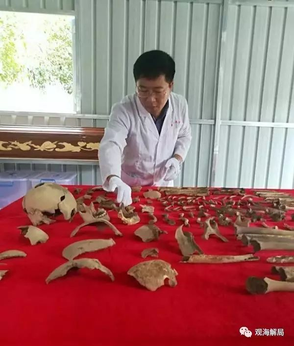  （打捞上来的红军烈士遗骸）