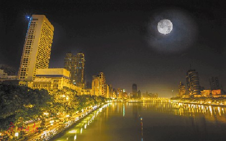 中秋月圆。（二次曝光，资料图片）广报全媒体记者陈忧子 摄