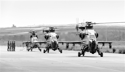 　　9月14日， 第四届中国天津国际直升机博览会开幕，风雷飞行表演队进行了精彩的表演。余明 摄/东方IC