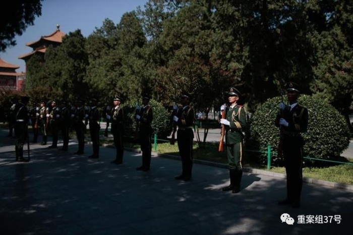 ▲9月29日，训练中的天安门国旗护卫队队员。&nbsp;&nbsp;&nbsp;&nbsp;新京报记者 朱骏 摄