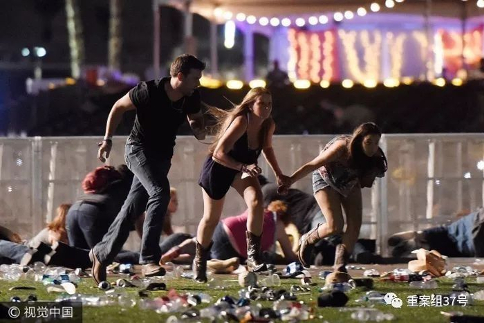 ▲拉斯维加斯枪击案现场。 &nbsp;图片来源视觉中国