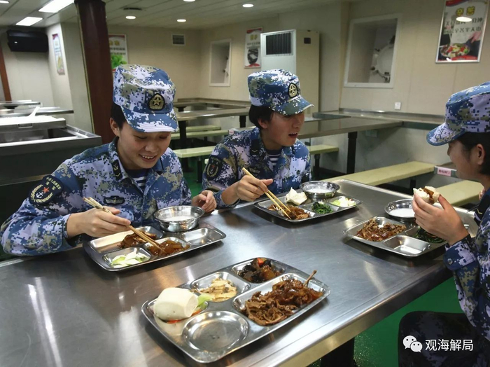 （值班人员吃饭比较晚）