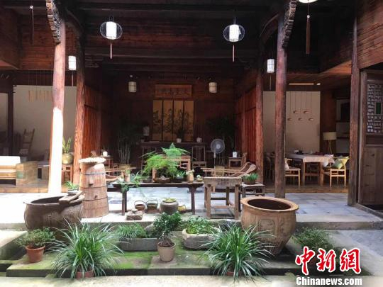 “村上酒舍”的“大堂”。　孙佳琦 摄