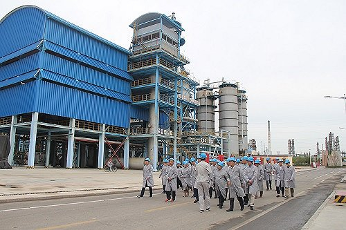 华联石化炼化部分现场图。摄影：邓雅蔓