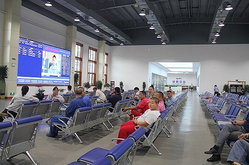 京博石化电子贸易中心。摄影：邓雅蔓