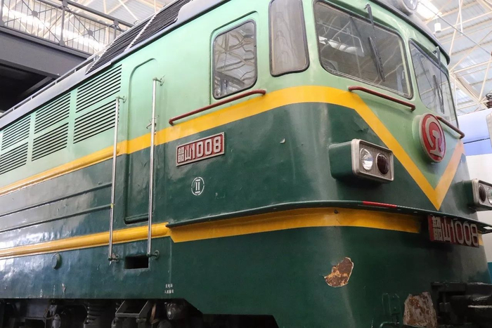  △韶山1型008号电力机车（资料图）