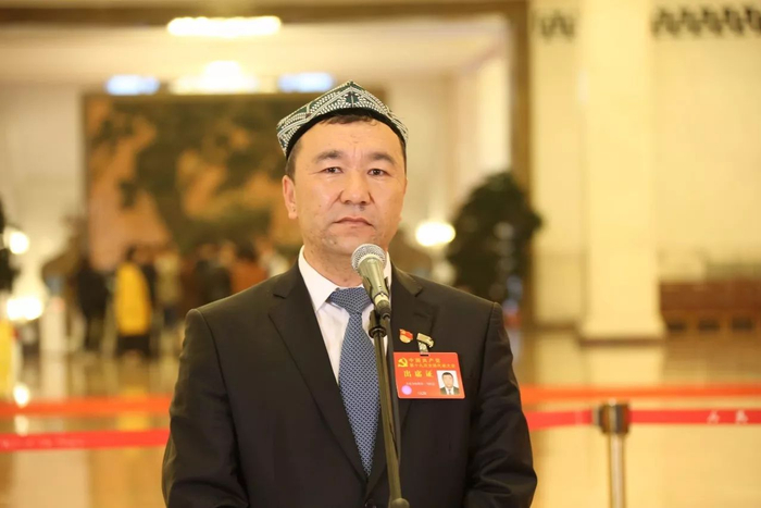 　△十九大代表 吾布力喀斯木•买吐送 维吾尔族